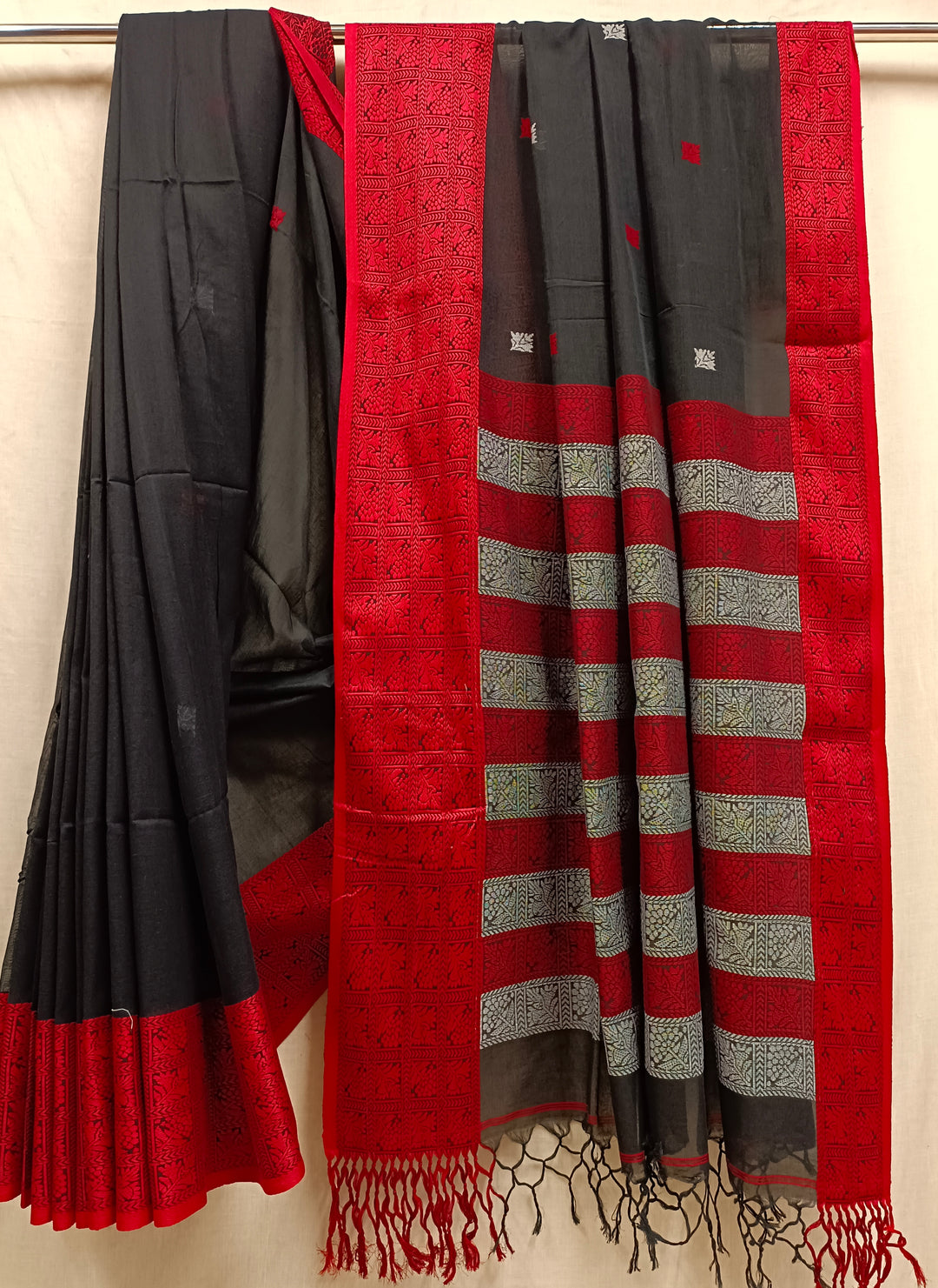 Off-White & Red Premium Quality Handloom Cotton Saree Balaram Saha