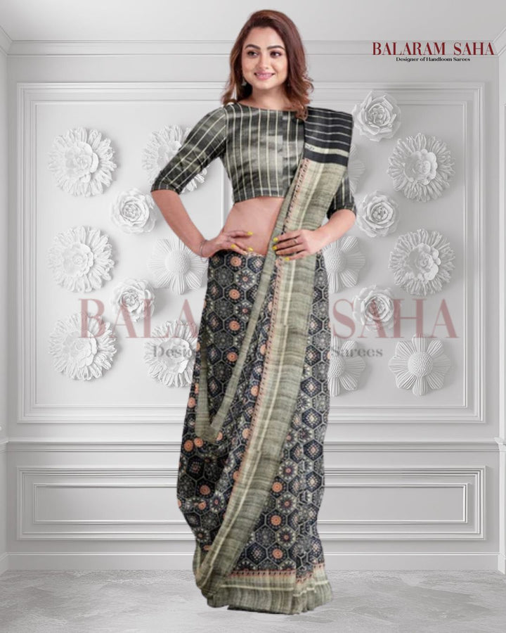 Black Handloom Ghichha Tussar Printed Silk Saree by Balaram Saha - (handloom saree, silk saree, handloom silk saree, balaram saha online, silk sarees, silk handloom saree, bengal handloom sarees, pure silk, silk saree online, tussar silk saree, tussar silk, bengali silk saree)