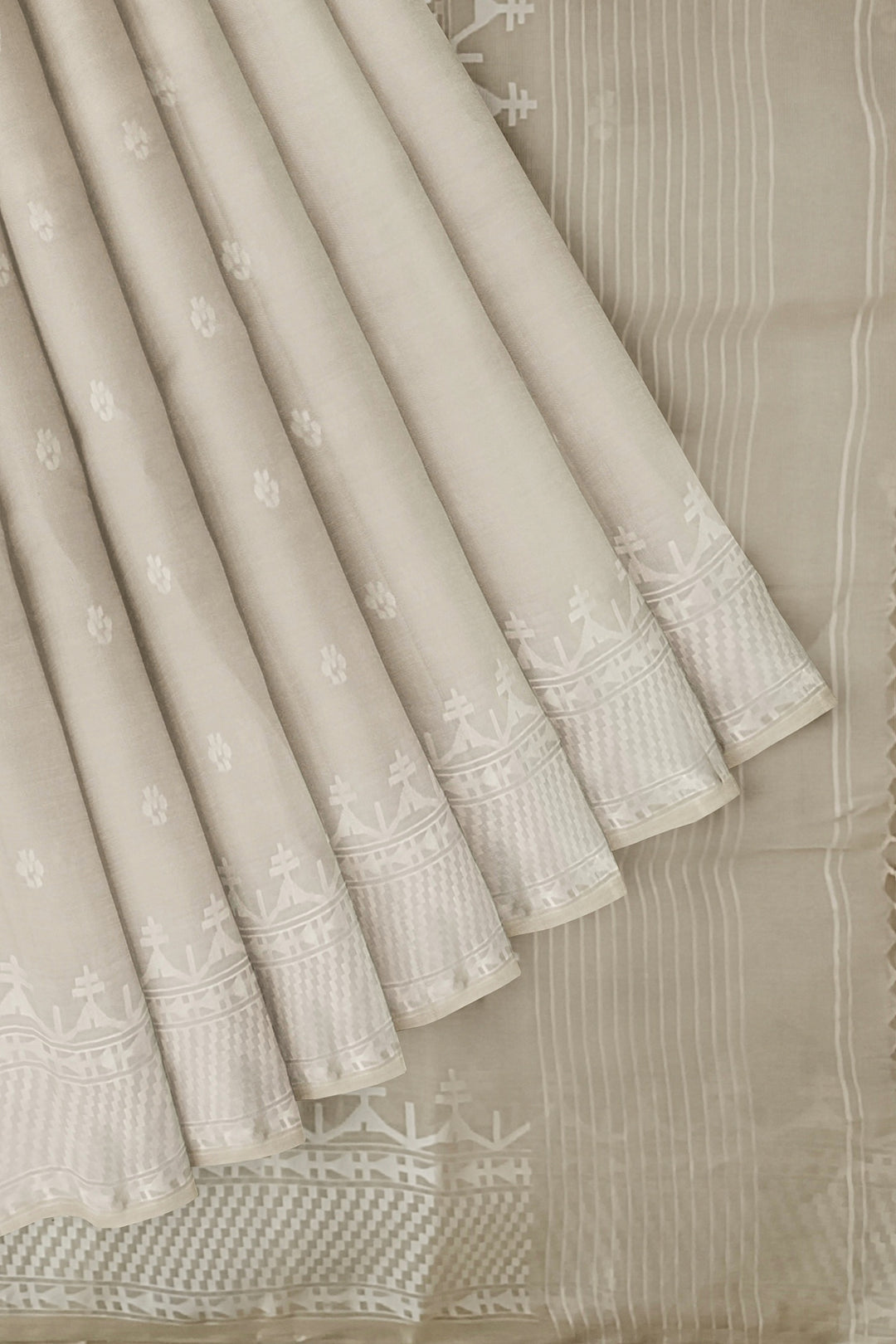 Off-White Handloom Handwoven Muslin Silk Jamdani Saree Balaram Saha