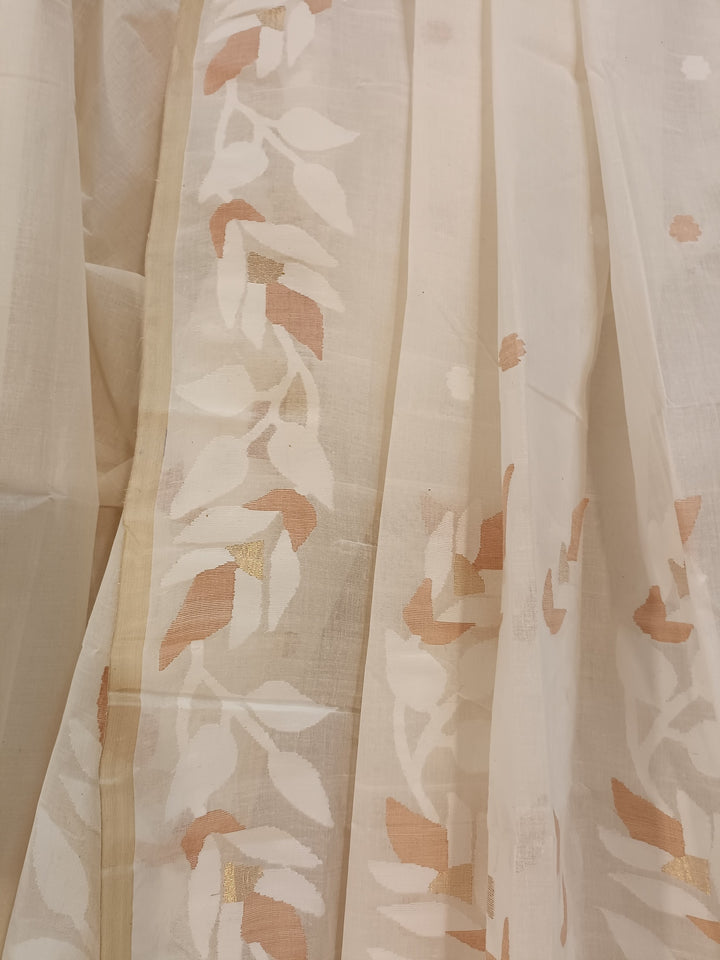 Off-White Handloom Handwoven Fine Cotton jamdani Saree Balaram Saha