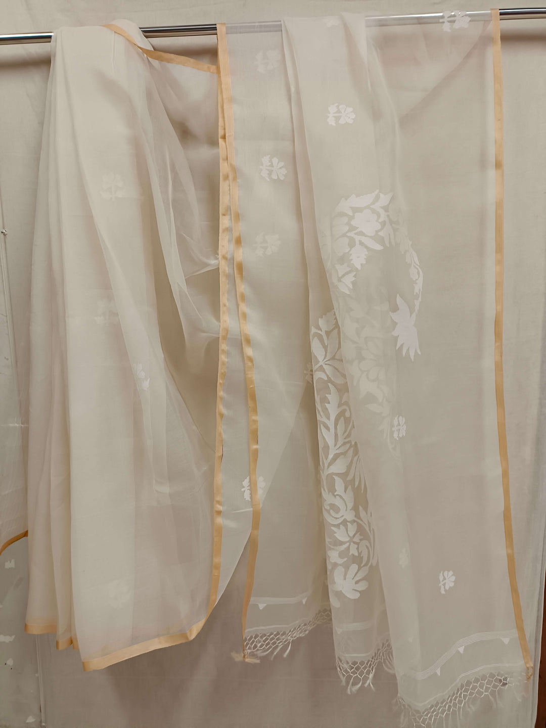 off-White and White pure Muslin Silk Handwoven Jamdani Saree Balaram Saha