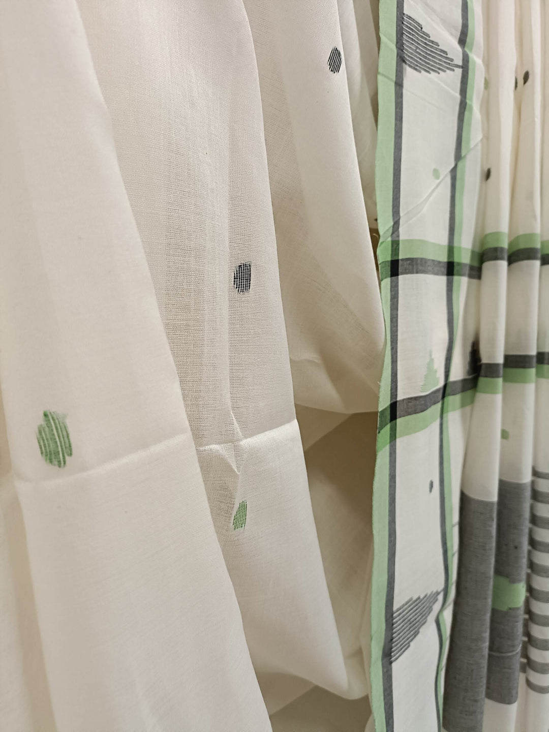 White and Green Handloom Soft Cotton jamdani  Saree Balaram Saha