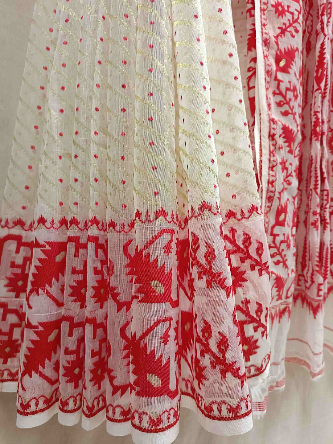 White & Red, soft handloom Jacquard weave Jamdani design, cotton by resham saree. Balaram Saha