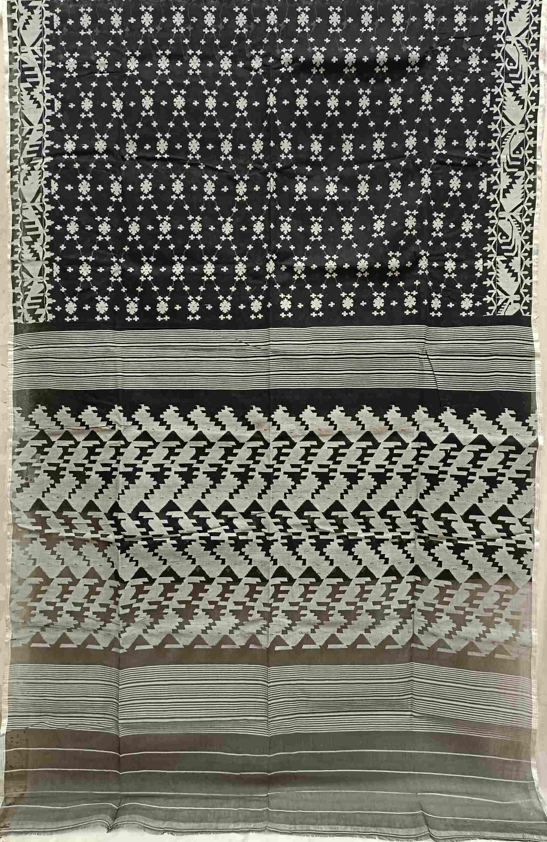 Black & White Handwoven Bangladesh Dhakai Jamdani saree Balaram Saha