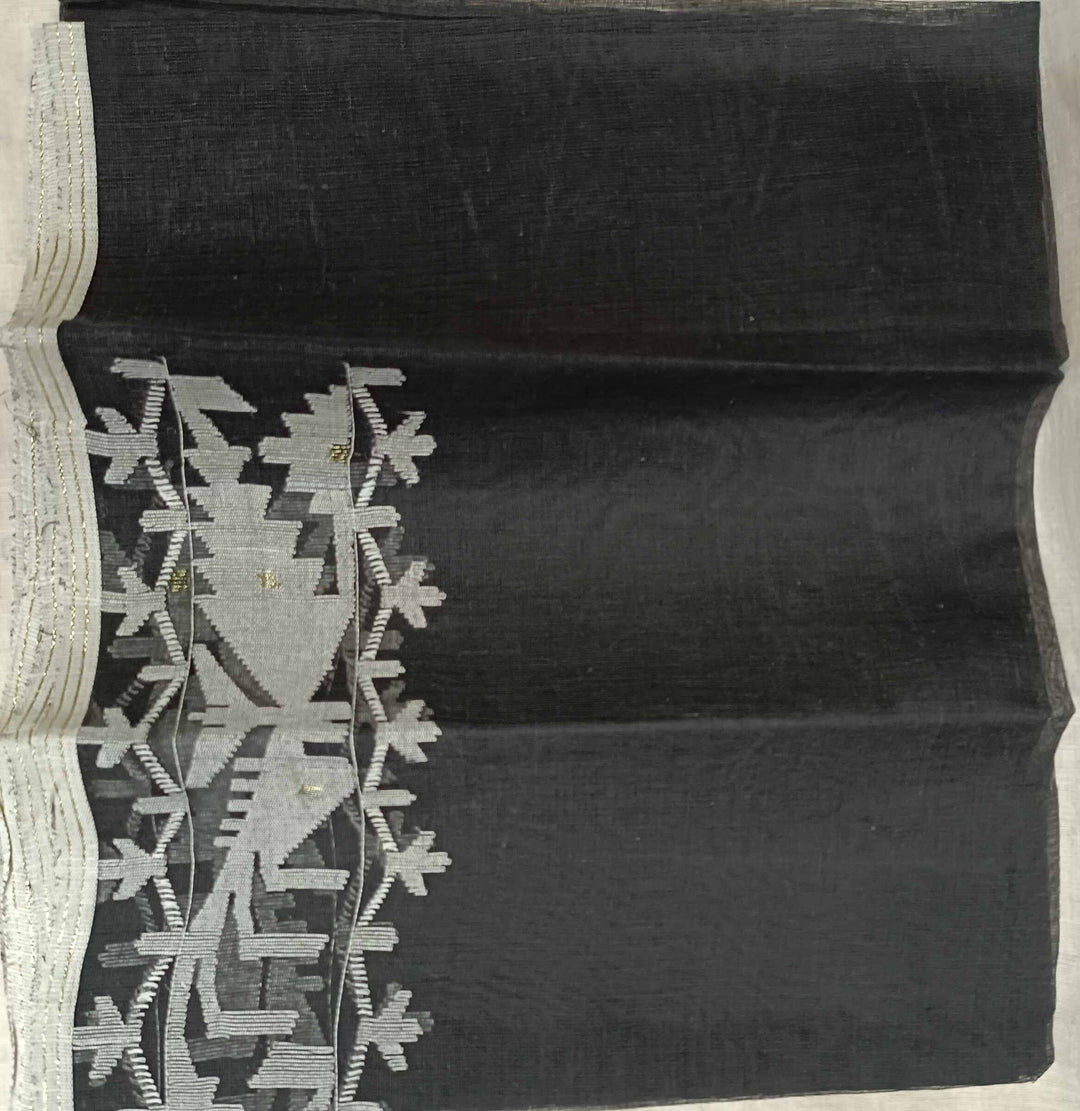 Black & White Handwoven Bangladesh Dhakai Jamdani saree Balaram Saha