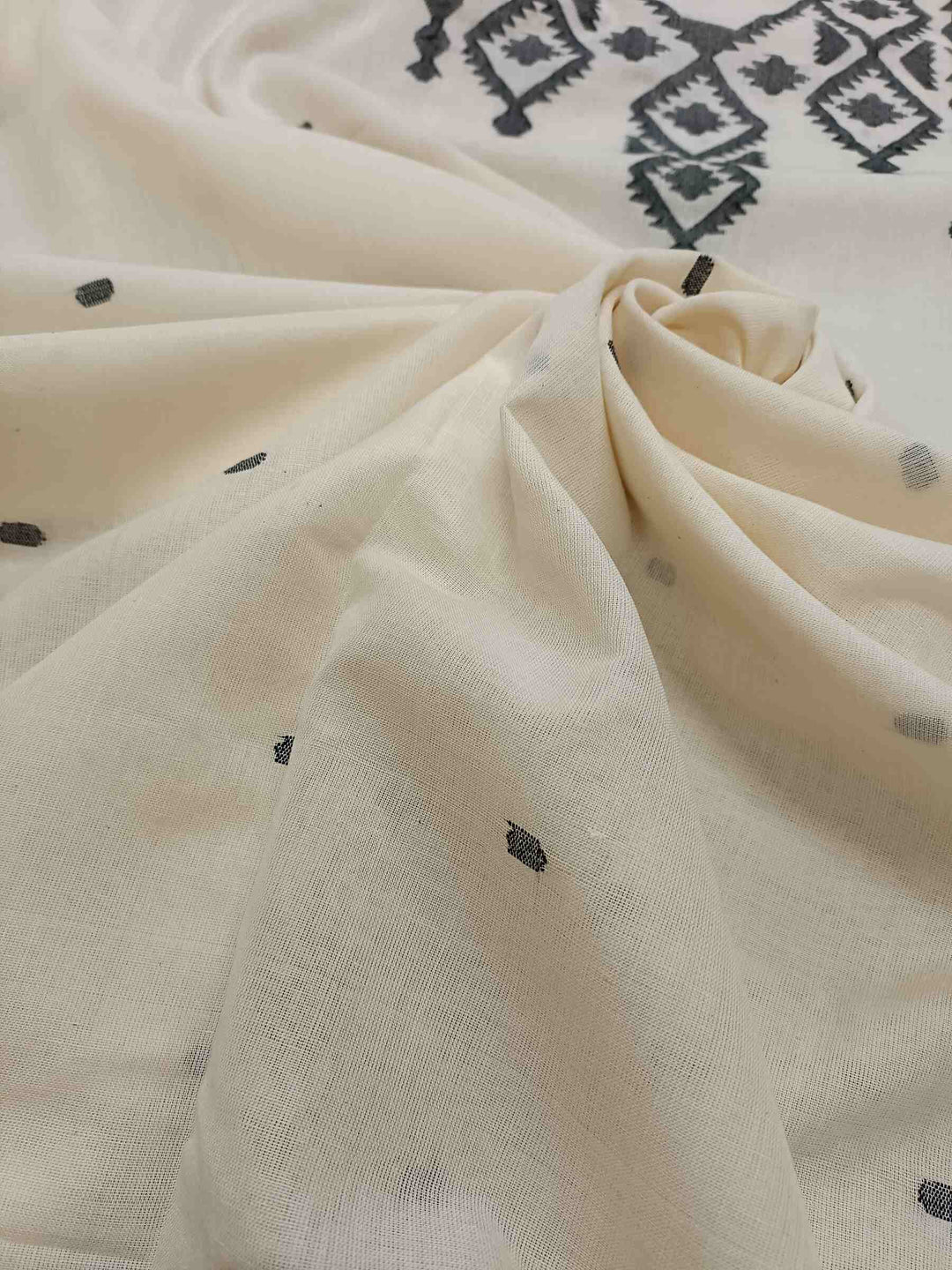 White and Black Handwoven Dhakai jamdani Unisex kurta Piece Balaram Saha