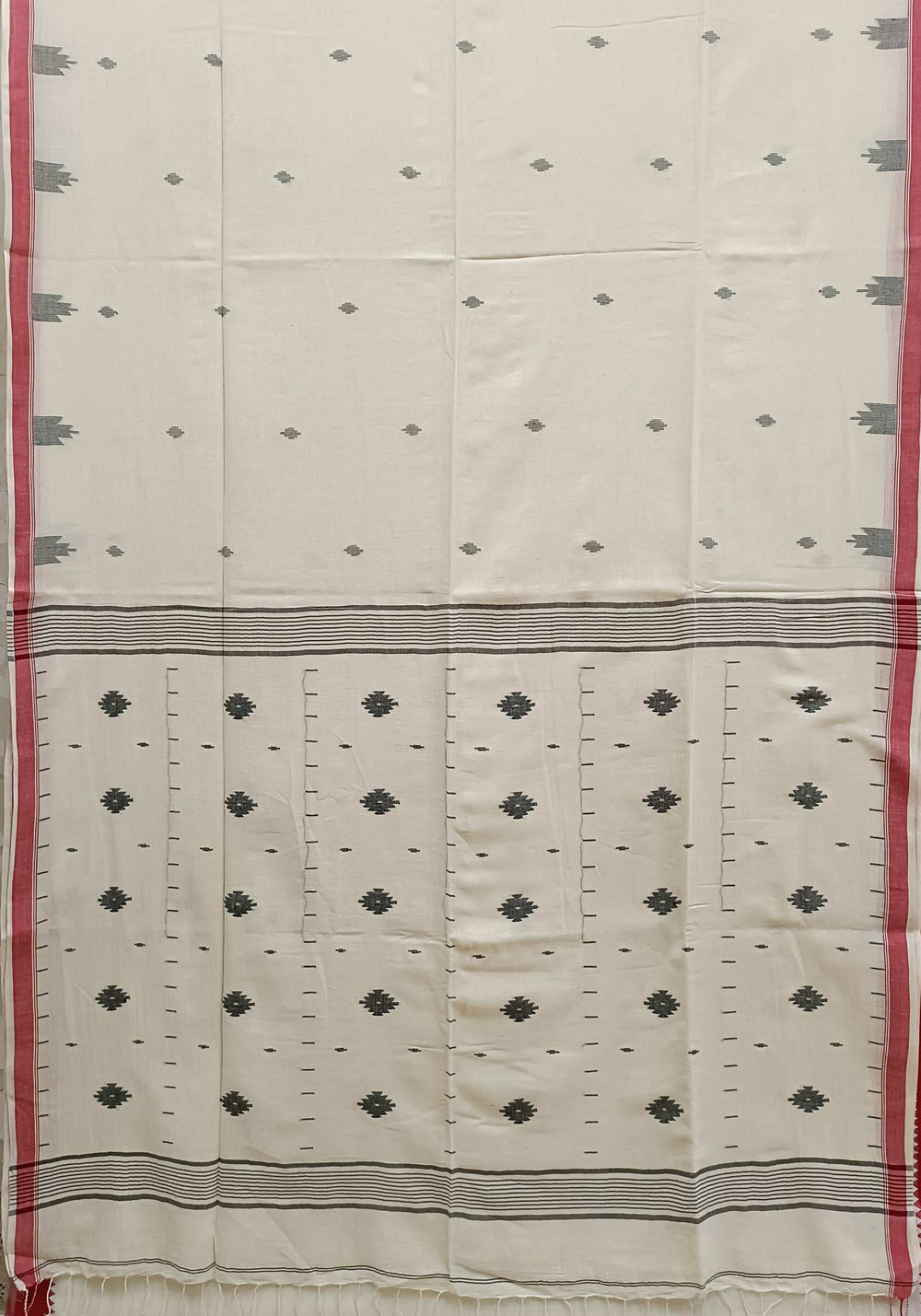 Off White & red handloom handspun Cotton Jamdani Saree Balaram Saha