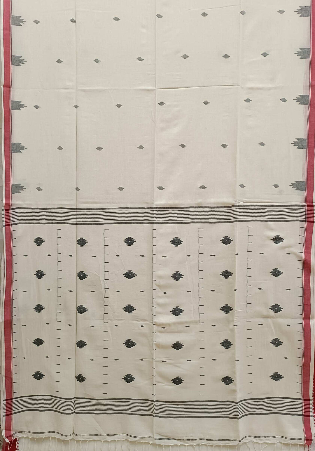 Off White & red handloom handspun Cotton Jamdani Saree Balaram Saha