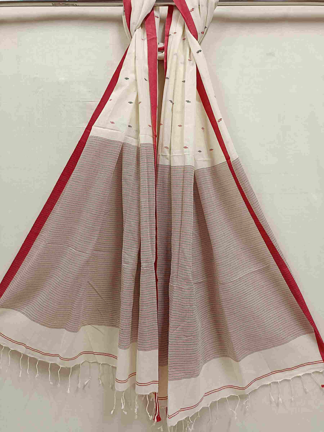 Off-White & Red Handloom Handspun Cotton Jamdani Dupatta Balaram Saha