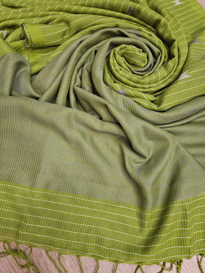 Olive Green & Grey Handloom Soft Cotton Kantha Weave Saree From Balaram Saha (handloom saree, cotton saree, handloom cotton saree, balaram saha online, handloom sarees, balaram saha handloom saree store photos, balaram saha handloom saree store, cotton handloom saree, bengal handloom sarees, pure cotton, cotton saree for women, cotton saree online)