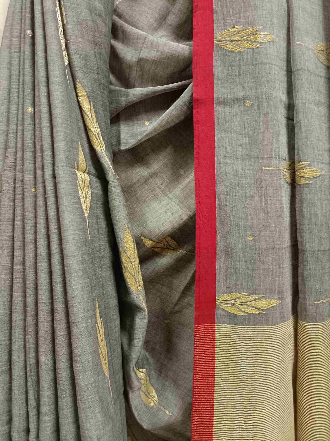 Grey & Red Handloom Handwoven Cotton Jamdani Saree Balaram Saha