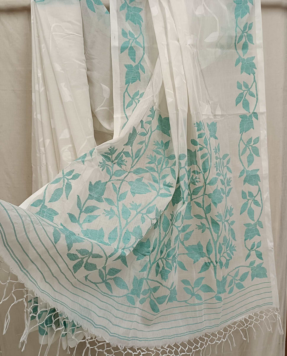 White & Green Fine Cotton Handwoven Dhakai Jamdani Saree Balaram Saha