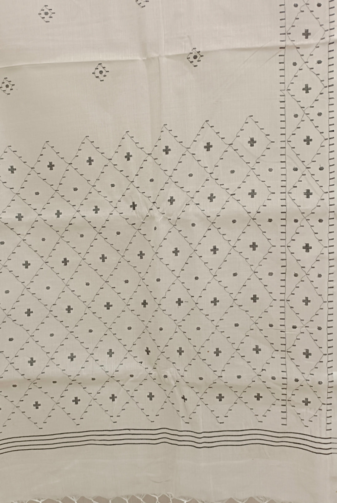 White handloom Handwoven Cotton Dhakai Jamdani Saree