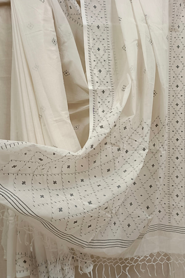 White handloom Handwoven Cotton Dhakai Jamdani Saree