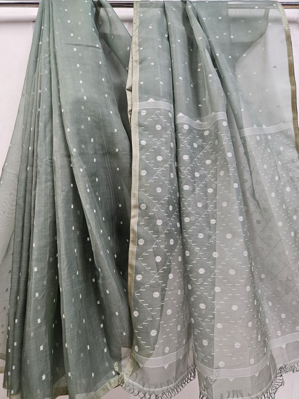 Green & White Handwoven Muslin Silk Jamdani Saree Balaram Saha