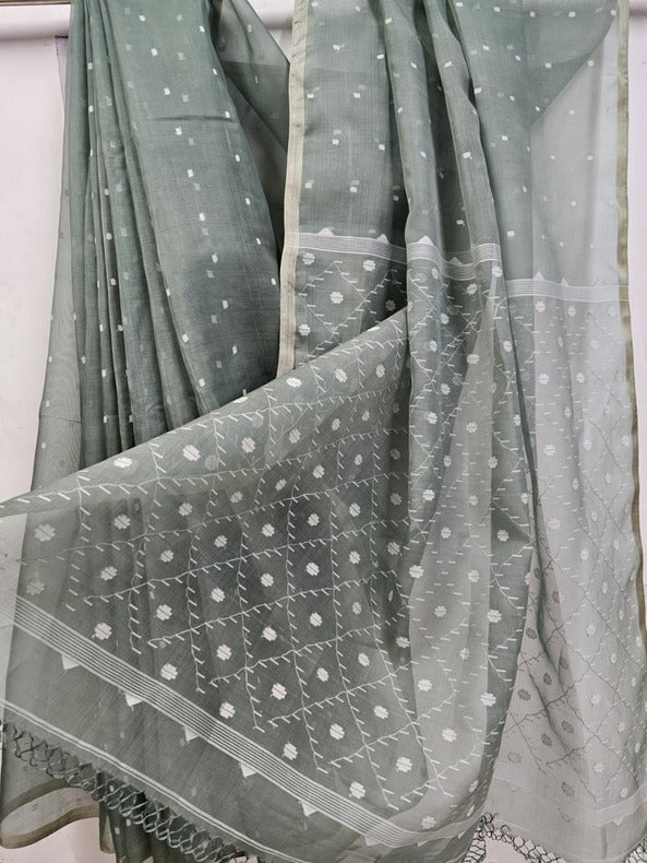 Green & White Handwoven Muslin Silk Jamdani Saree Balaram Saha