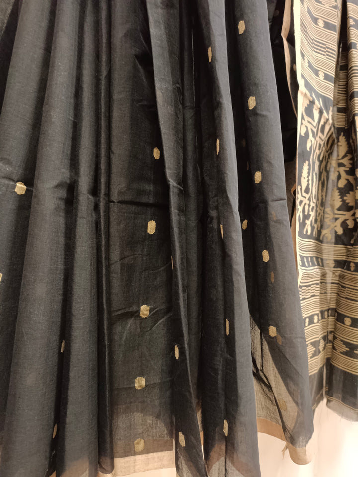 Black and Beige Handloom Traditional Handwoven Cotton Jamdani Saree Balaram Saha