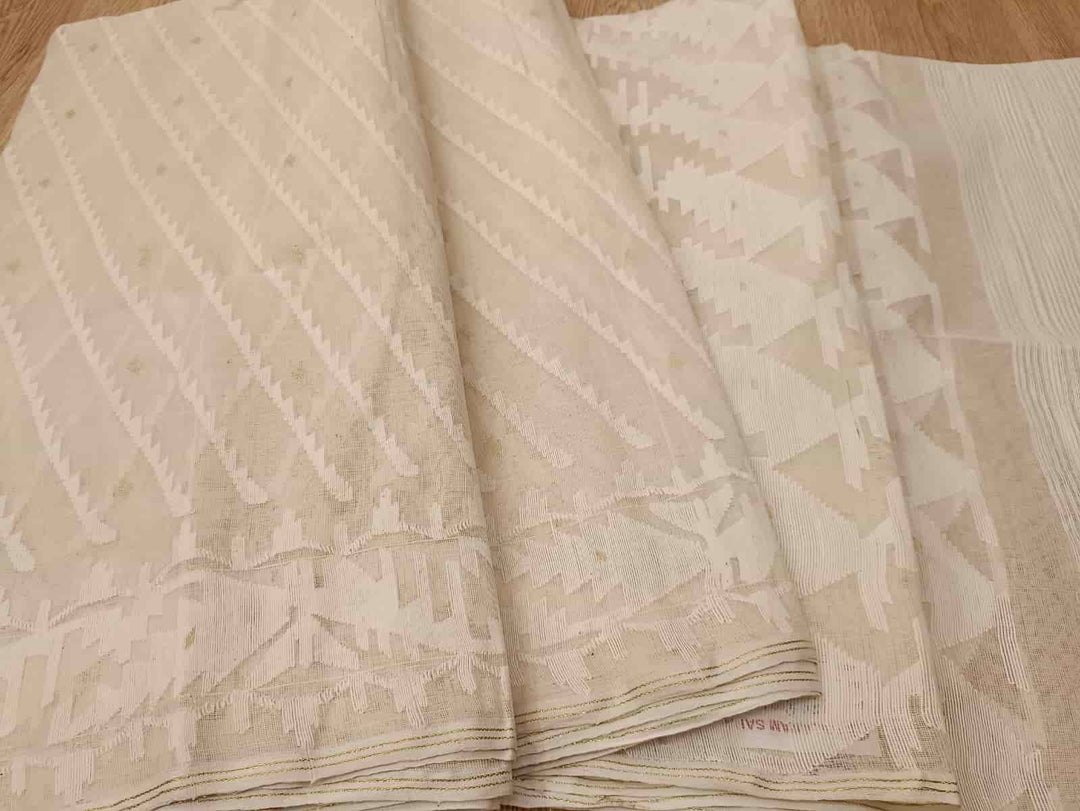 White on White cotton Bangladeshi Dhakai Jamdani saree Balaram Saha
