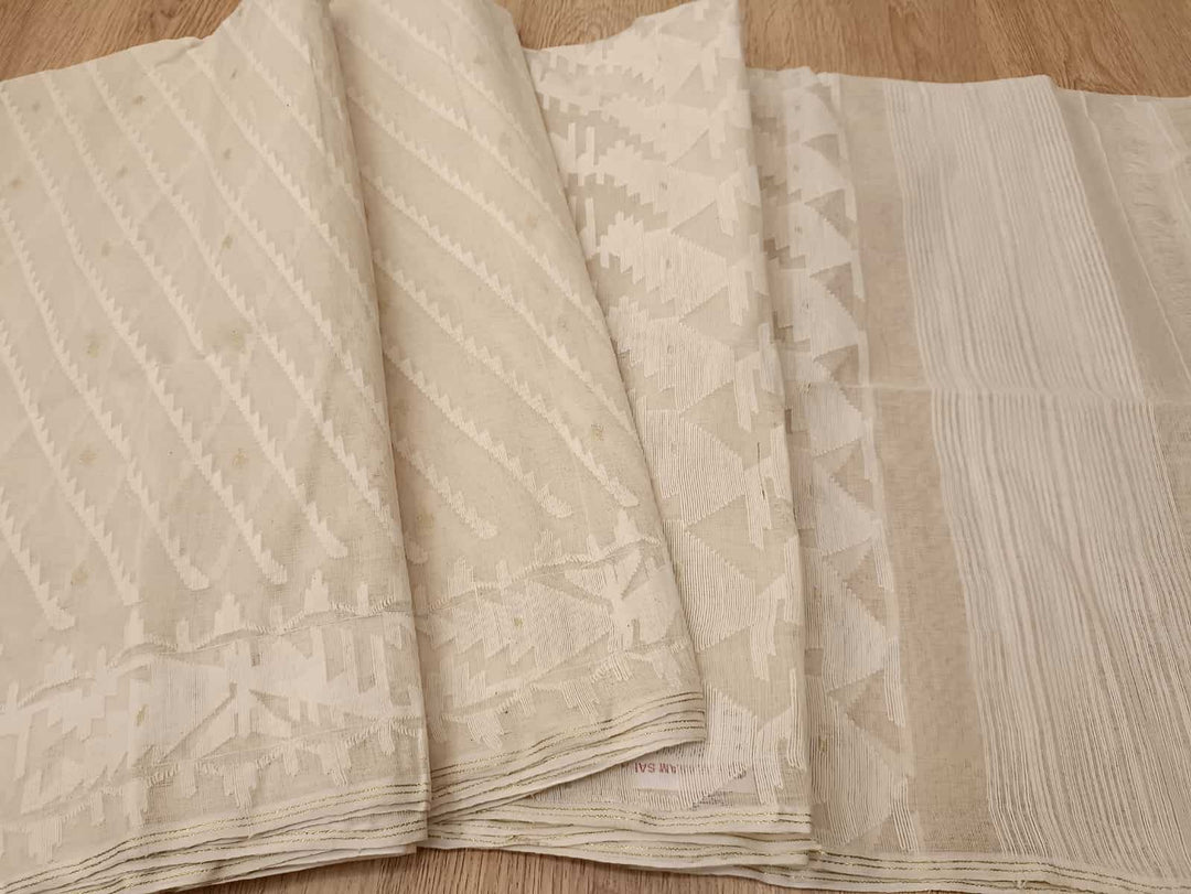 White on White cotton Bangladeshi Dhakai Jamdani saree Balaram Saha