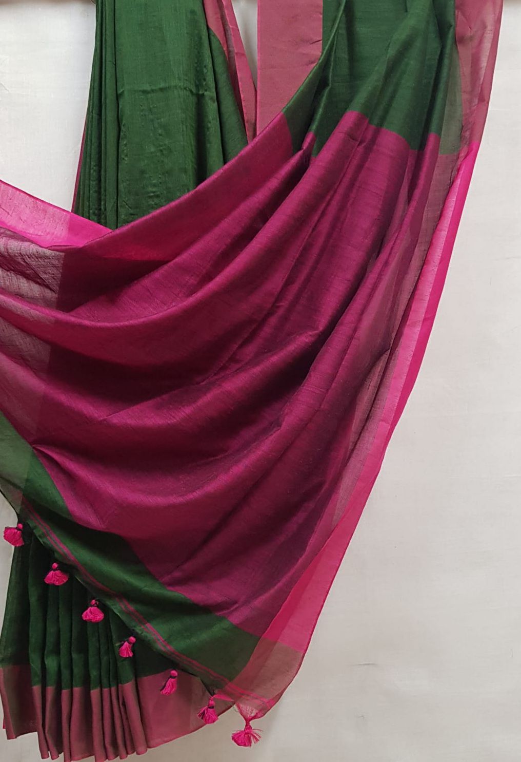 Handloom Cotton Saree by Balaram Saha – Dark Green Elegance Unfolded(cotton sarees, handloom cotton saree, balaram saha online, handloom sarees, cotton handloom saree, kolkata cotton saree, saree cotton saree, bengal cotton sarees in Kolkata)
https://www.bloomberg.com/asia