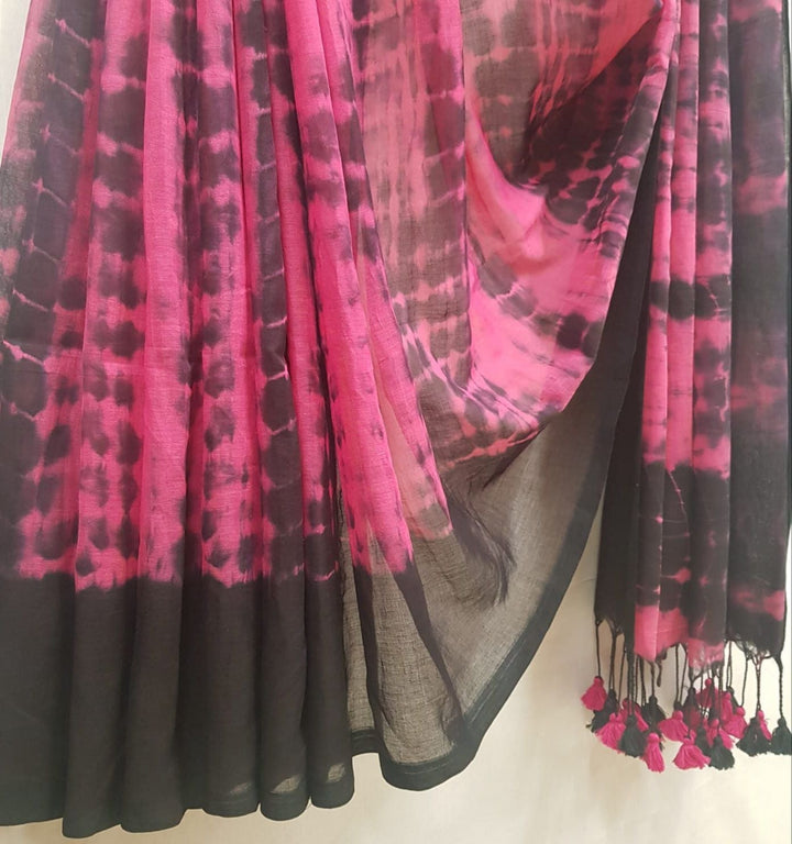 Mul Cotton Shibori Saree by Balaram Saha – Black & Magenta Charm