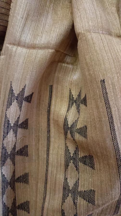 Matka Silk Saree by Balaram Saha – Beige Gold Beauty with Black Grace