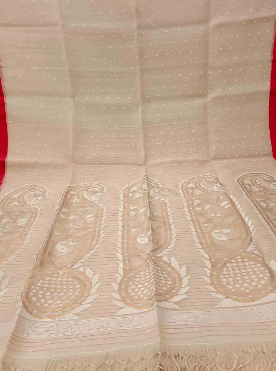 Off White Handwoven Muslin Silk Jamdani saree Balaram Saha