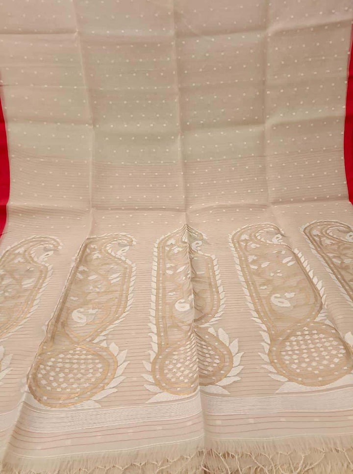 Off White Handwoven Muslin Silk Jamdani saree Balaram Saha