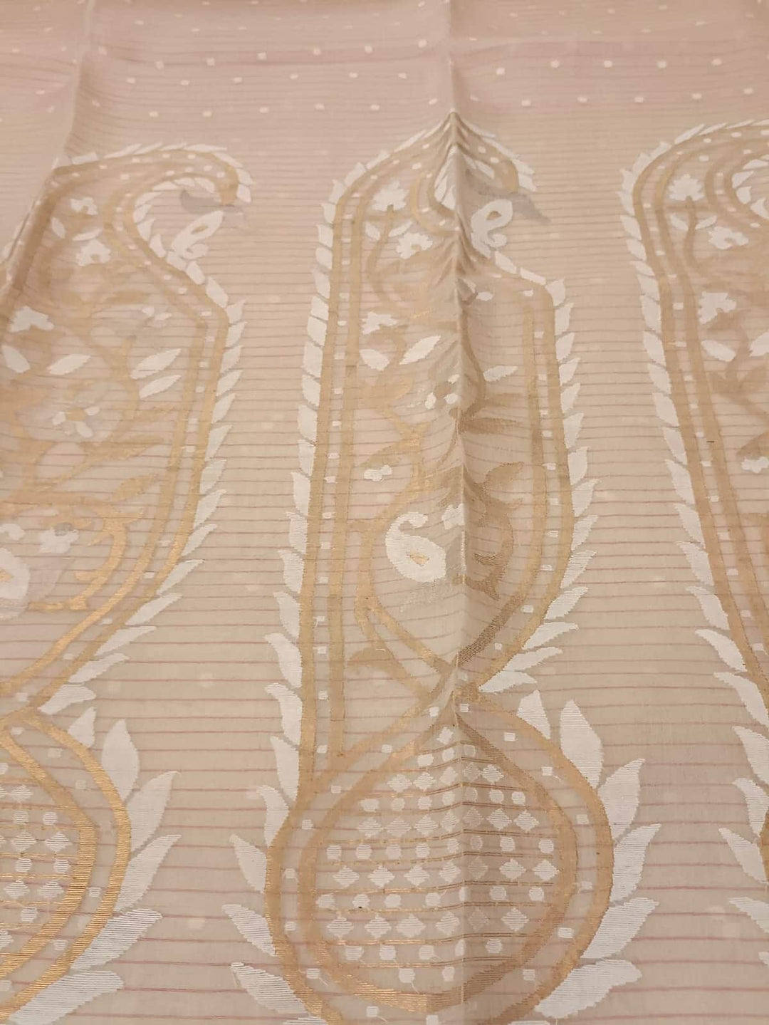 Off White Handwoven Muslin Silk Jamdani saree Balaram Saha