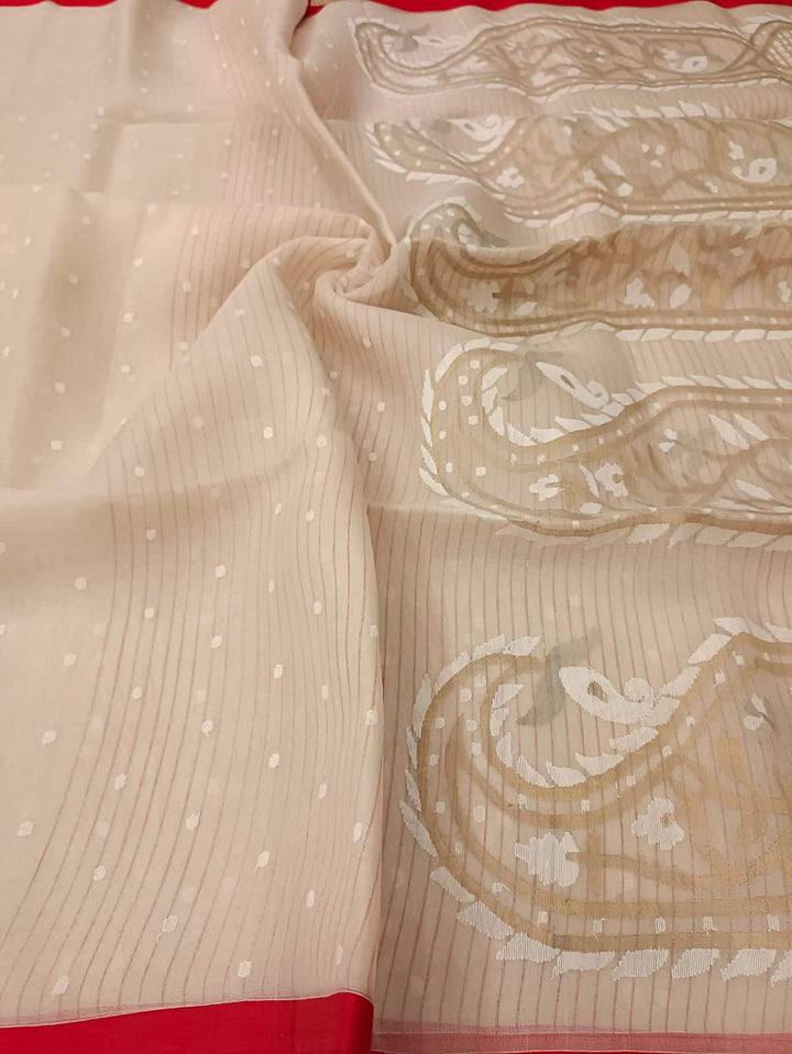 Off White Handwoven Muslin Silk Jamdani saree Balaram Saha