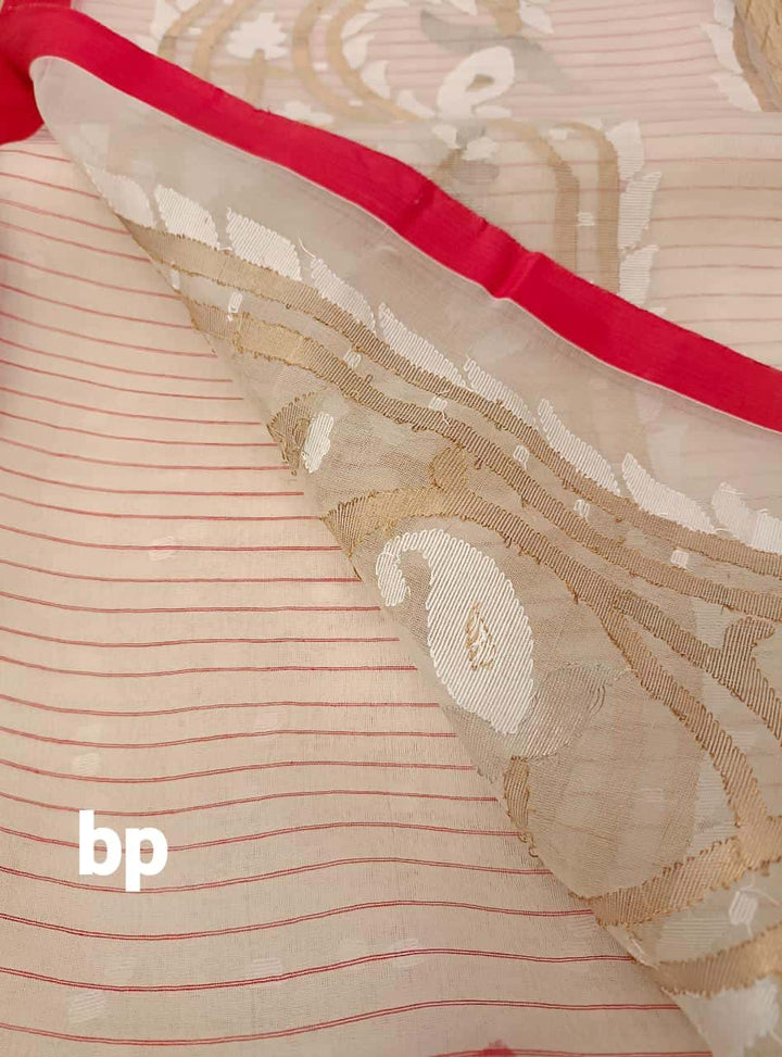 Off White Handwoven Muslin Silk Jamdani saree Balaram Saha