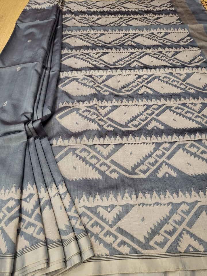 Grey & White Katan Silk handwoven Traditional design Jamdani weave saree Balaram Saha