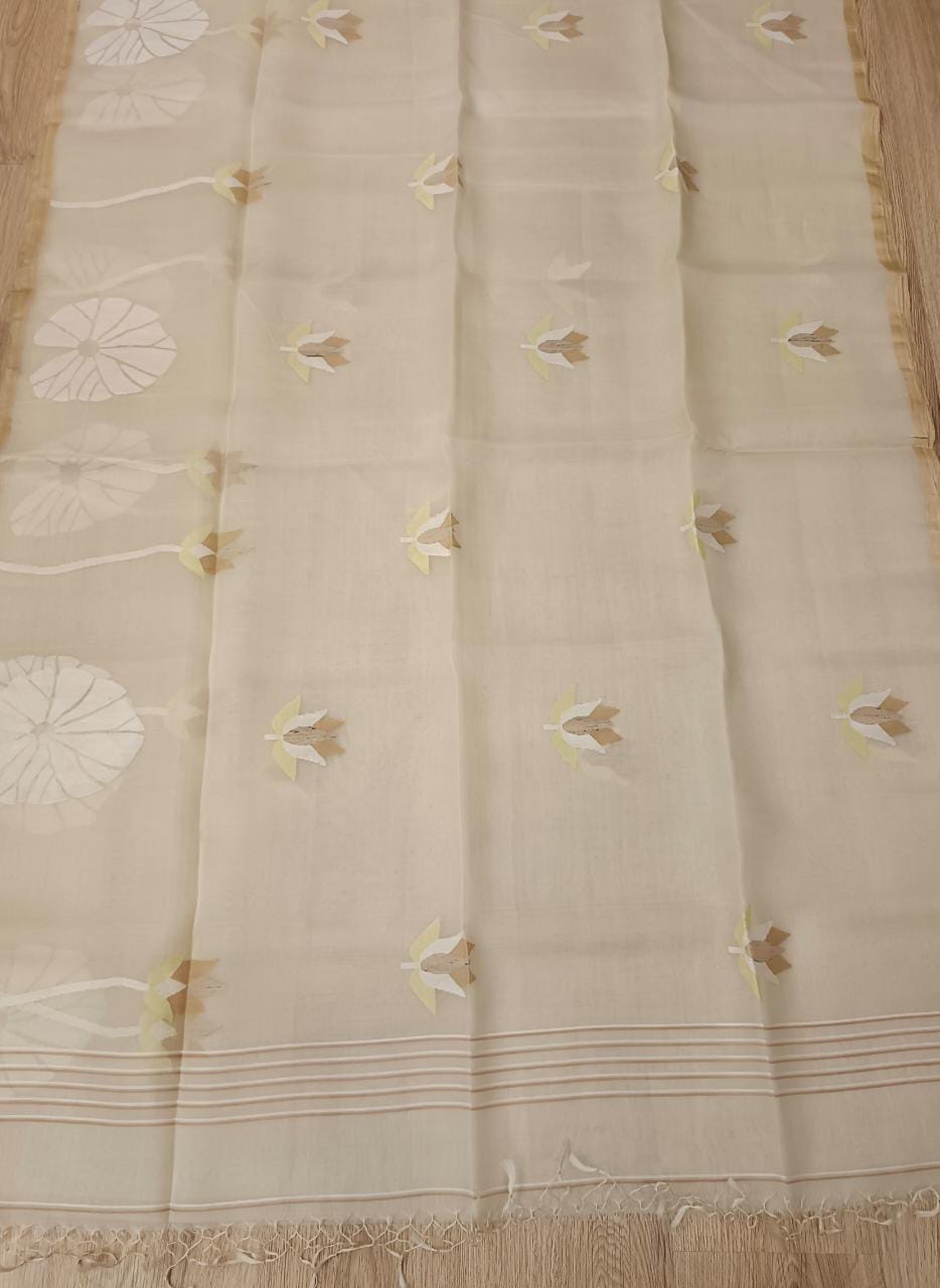 Off White Muslin Silk handwoven Jamdani saree Balaram Saha