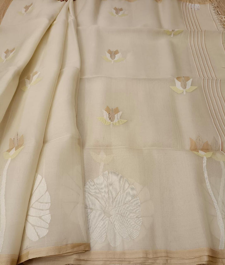 Off White Muslin Silk handwoven Jamdani saree Balaram Saha