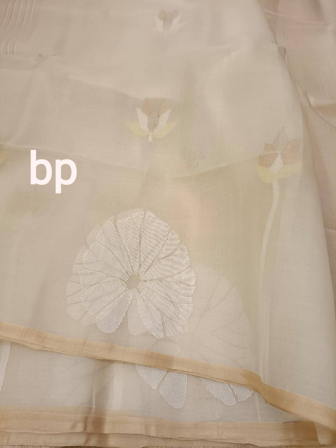 Off White Muslin Silk handwoven Jamdani saree Balaram Saha