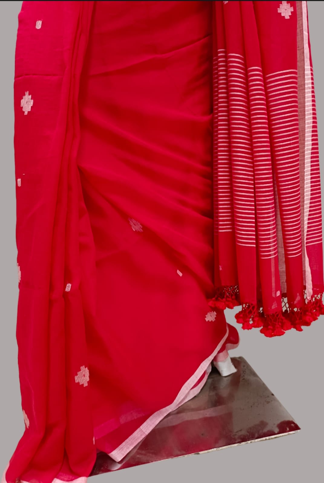 Red Handloom Soft Mul Cotton Dhakai saree Balaram Saha