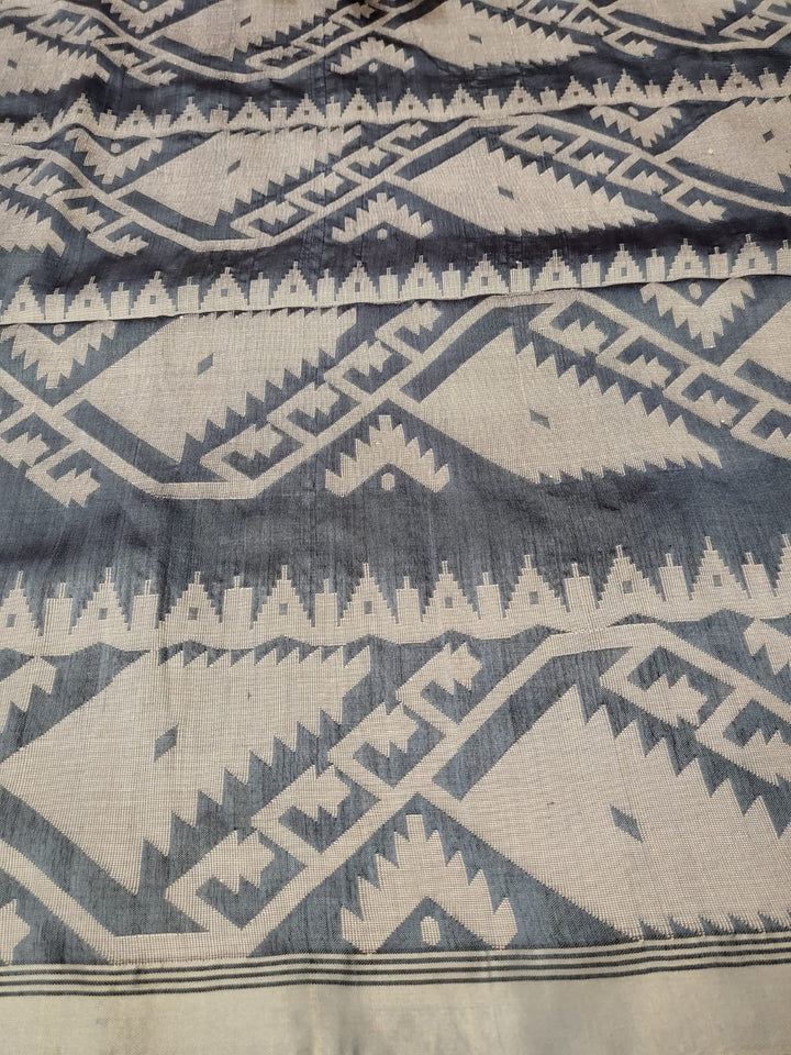 Grey & White Katan Silk handwoven Traditional design Jamdani weave saree Balaram Saha