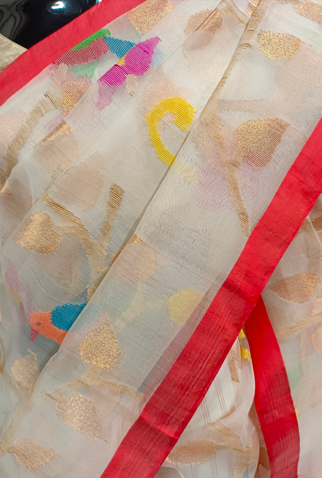 White & Red Matka Muslin Silk Jamdani Saree Balaram Saha