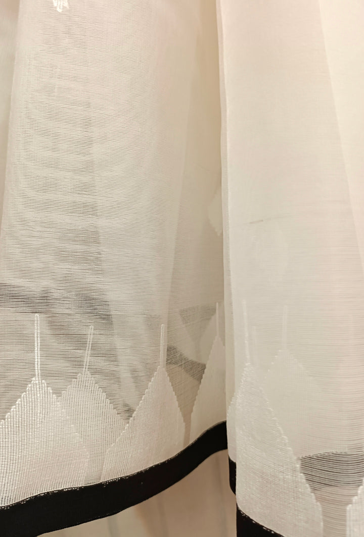 Off-White Handloom Muslin Silk Jamdani Saree Balaram Saha