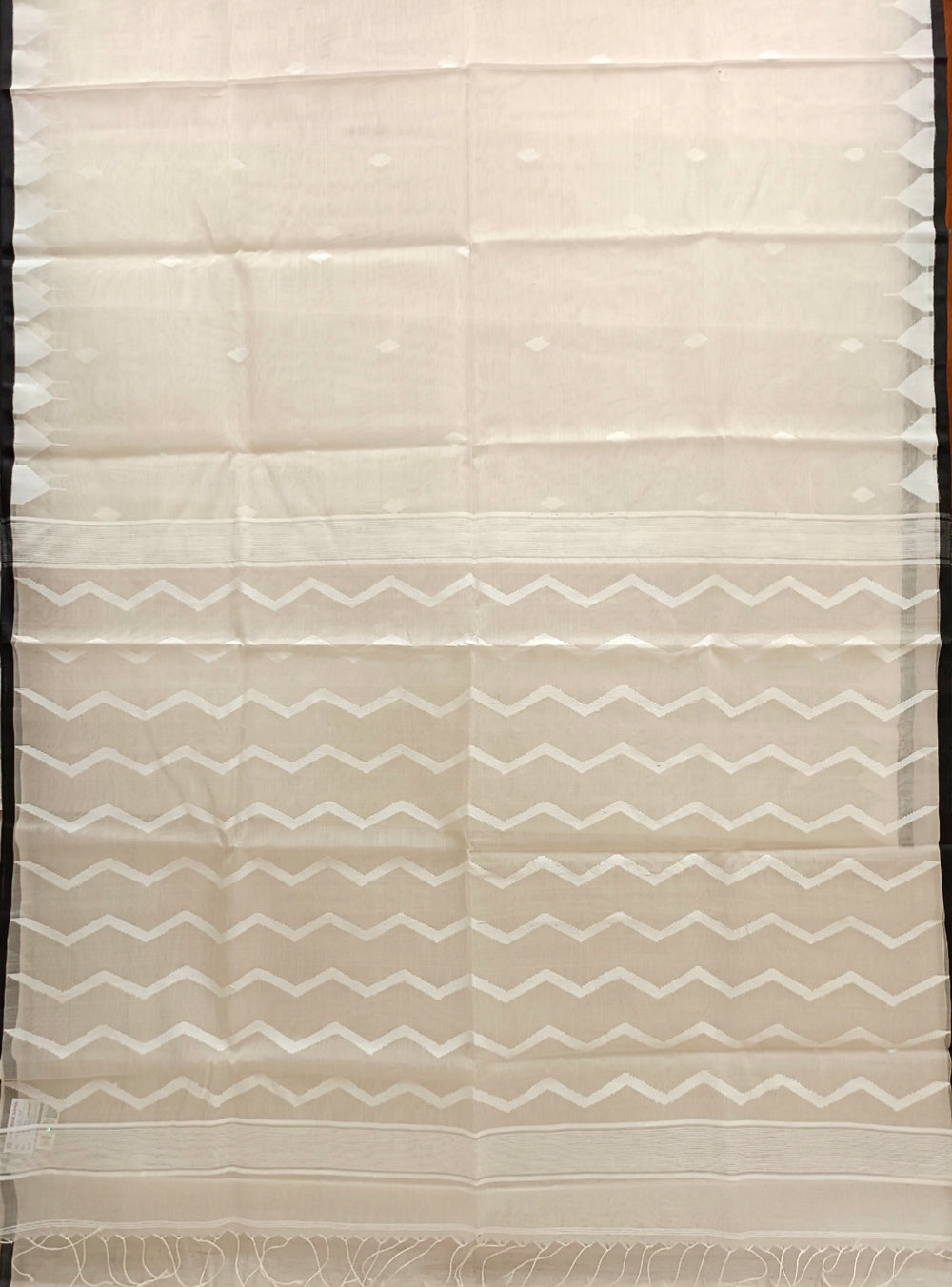 Off-White Handloom Muslin Silk Jamdani Saree Balaram Saha