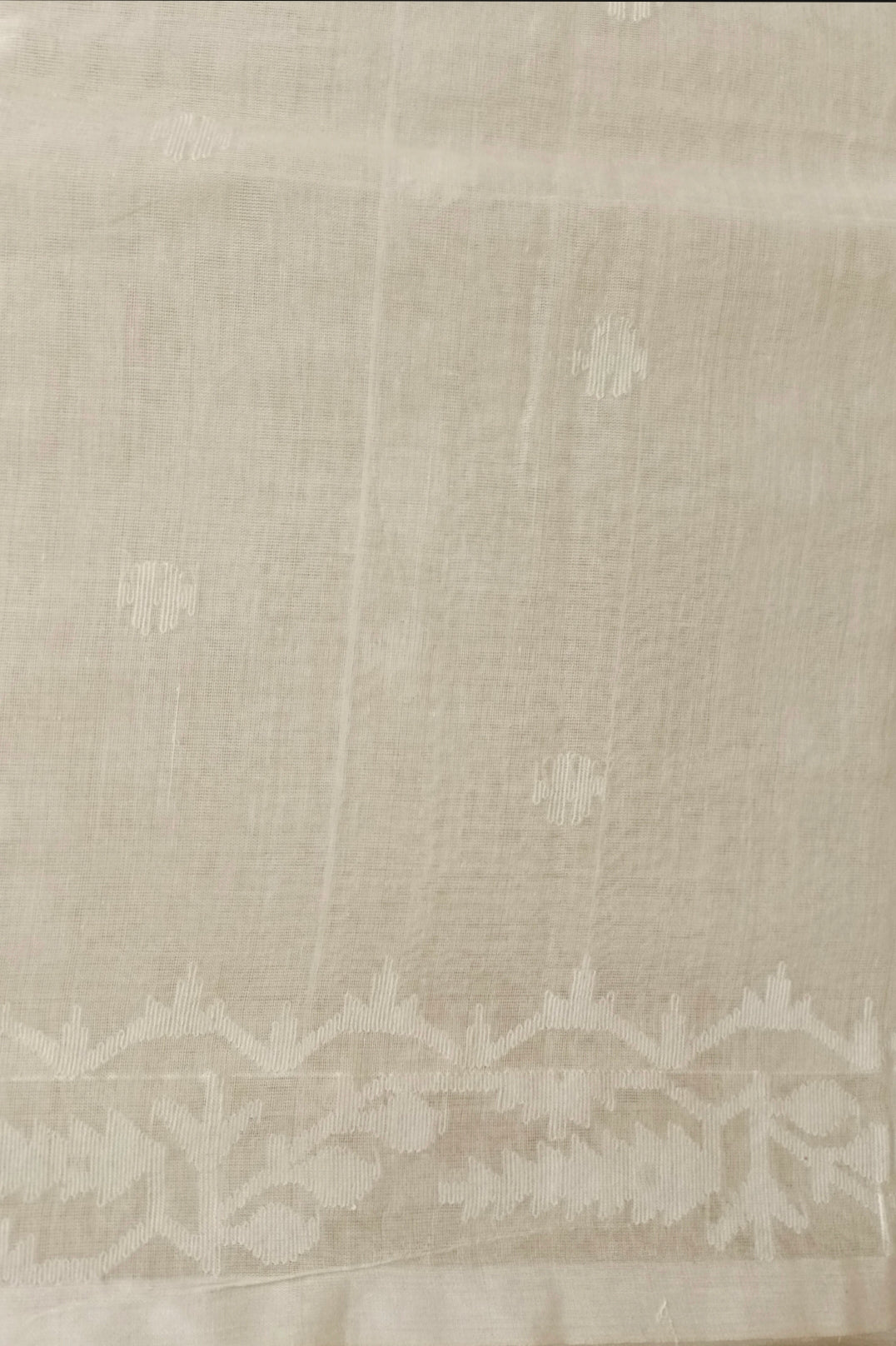 Off-white Soft Handloom  Handwoven Cotton Jamdani Saree Balaram Saha
