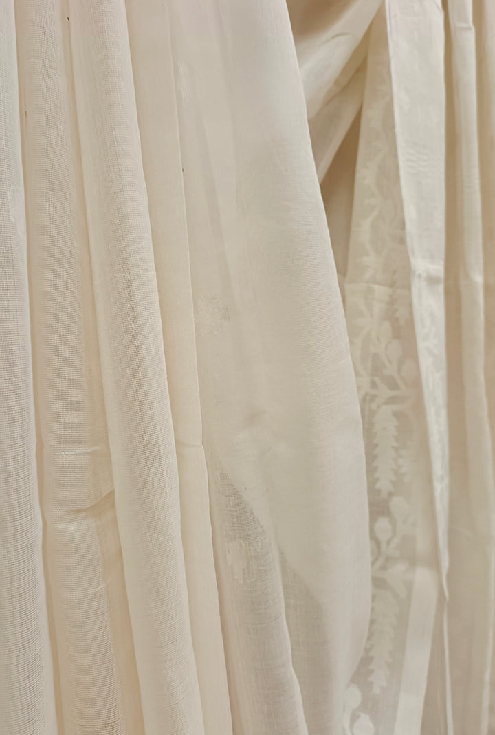 Off-white Soft Handloom  Handwoven Cotton Jamdani Saree Balaram Saha