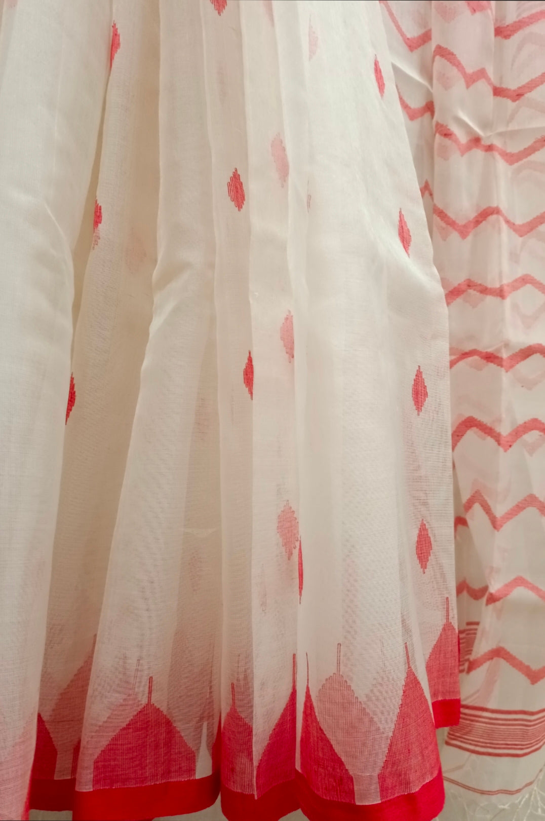 Off-White & Red Handloom Muslin Silk Jamdani Saree Balaram Saha