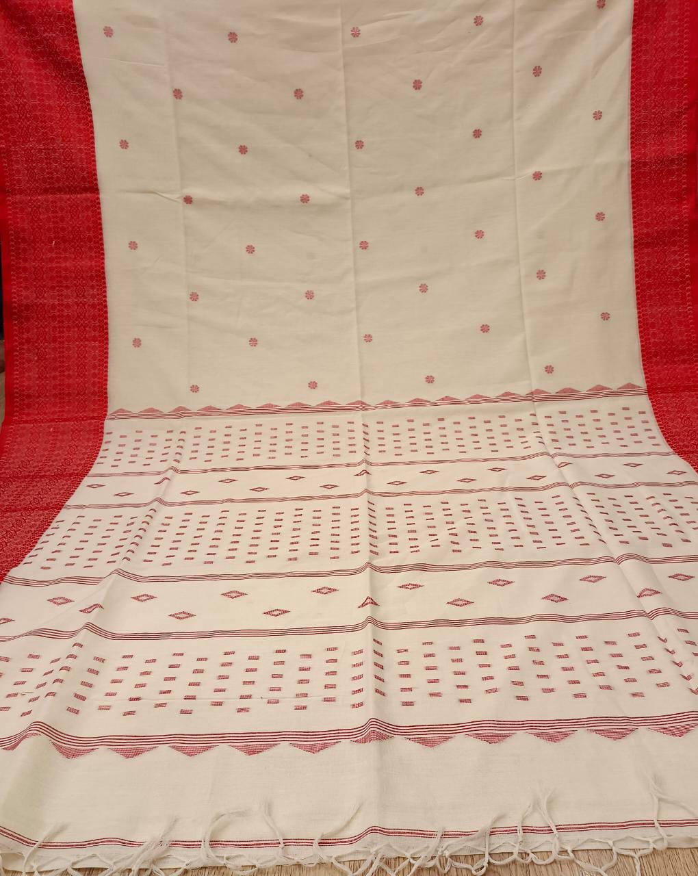 Off-White & Red Traditional Soft Handloom Cotton Saree Balaram Saha