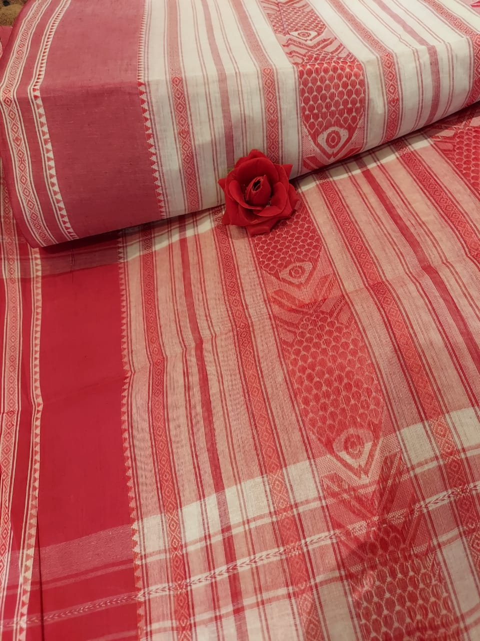Balaram Saha Presents: White & Red Cotton Dhonekali Saree  - (cotton saree, handloom cotton saree, balaram saha online, handloom sarees, balaram saha handloom saree store photos, balaram saha handloom saree store, cotton handloom saree, pure cotton, cotton saree for women, cotton saree online, balaram saha, balaram saha handloom saree store, balaram saha saree, balaram saha online, balaram saha saree online, balaram saha gariahat)