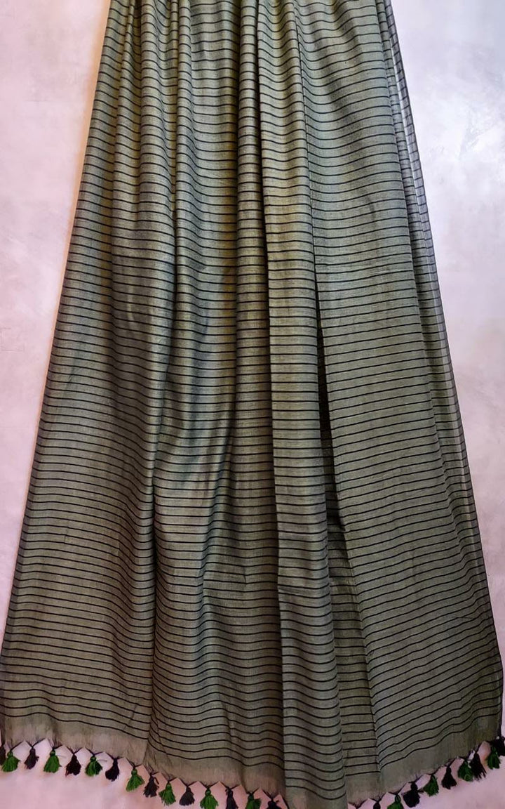 Mul Cotton Saree by Balaram Saha – Moss Green & Black Handloom Soft Drape