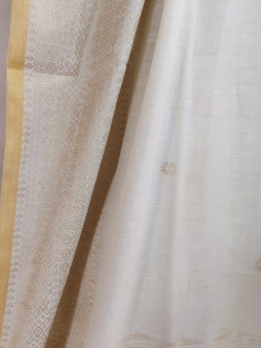 Off White & Gold Soft Cotton Saree Balaram Saha