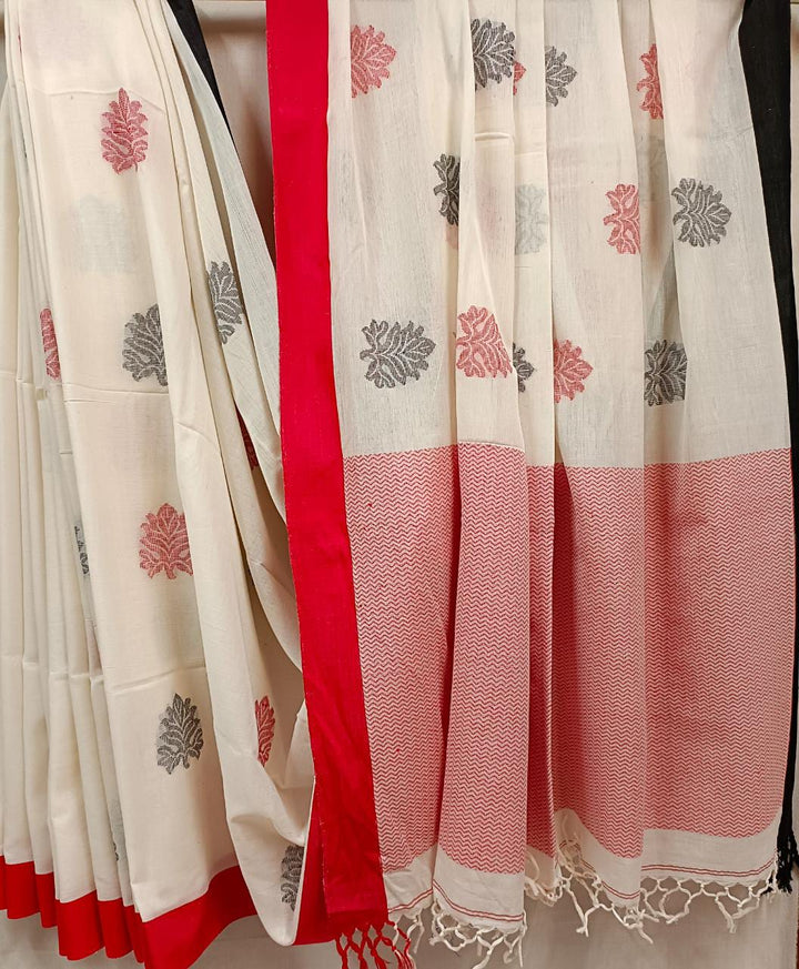 Balaram Saha Cotton Handloom Saree – Off White with Red/Black
