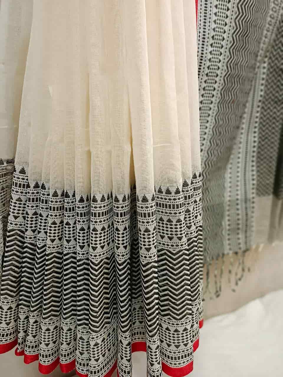 Balaram Saha Khadi Cotton Handwoven Saree in Off White & Black/Red