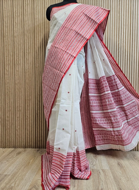 Best Sarees for Durga Puja: Traditional & Modern Styles